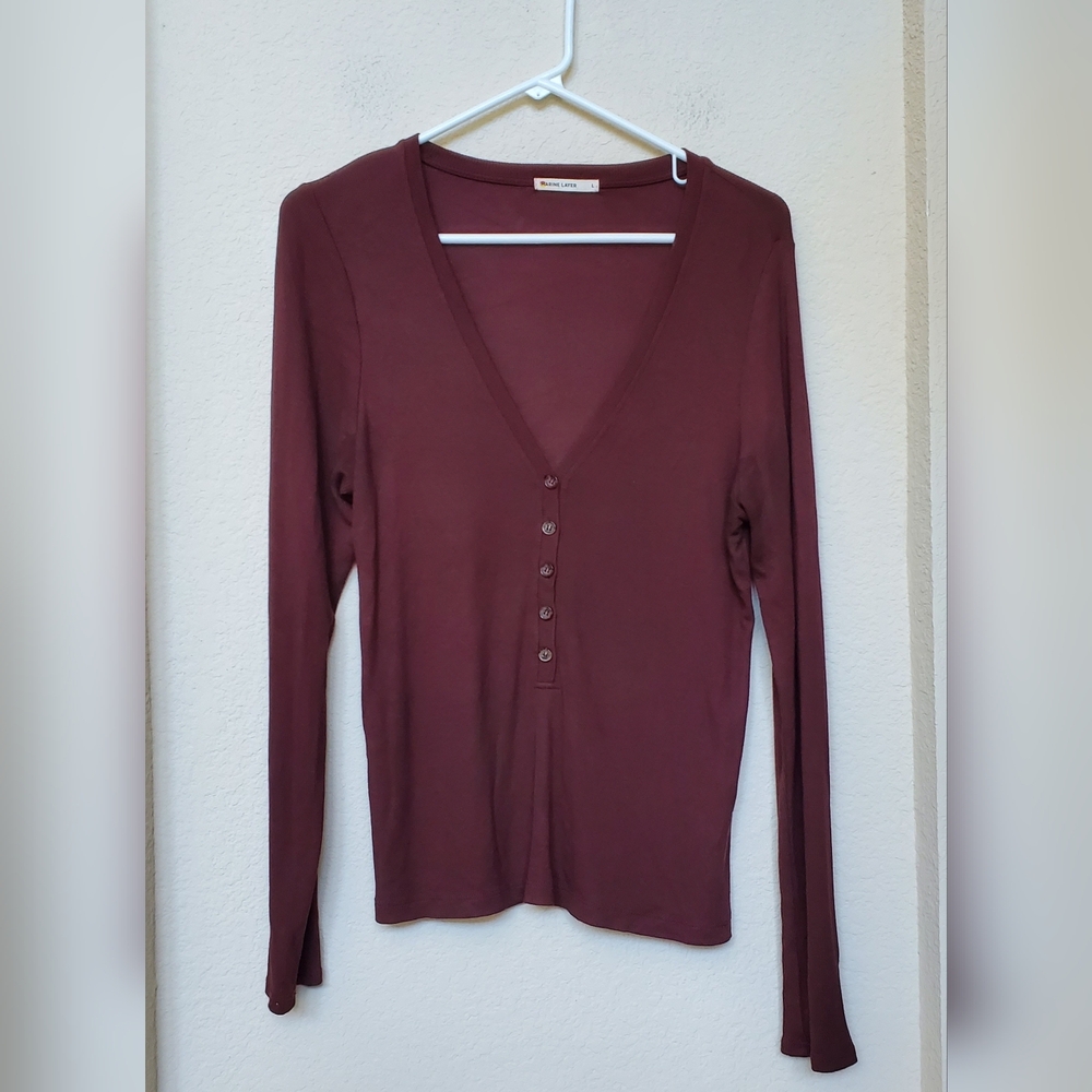 Marine Layer Long Sleeve V-Neck Henley Top - Burgundy.  Size Large